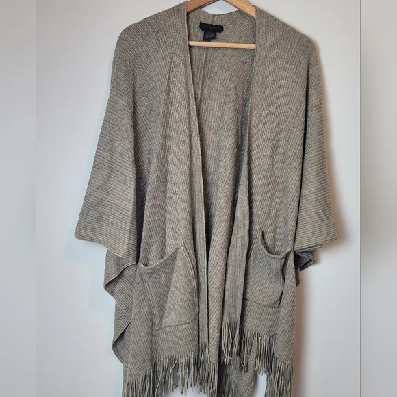 Steve Madden Gray Brown Shawl One Size Fits Most Fringed Hem Pockets