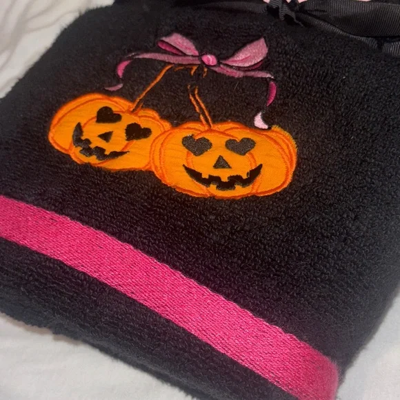 Betsey Johnson Black Towels with Orange Pumpkins and Pink Trim