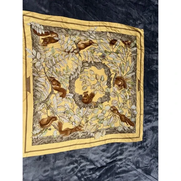 Authentic Vintage　HERMES SCARF 90 Casse Noisette