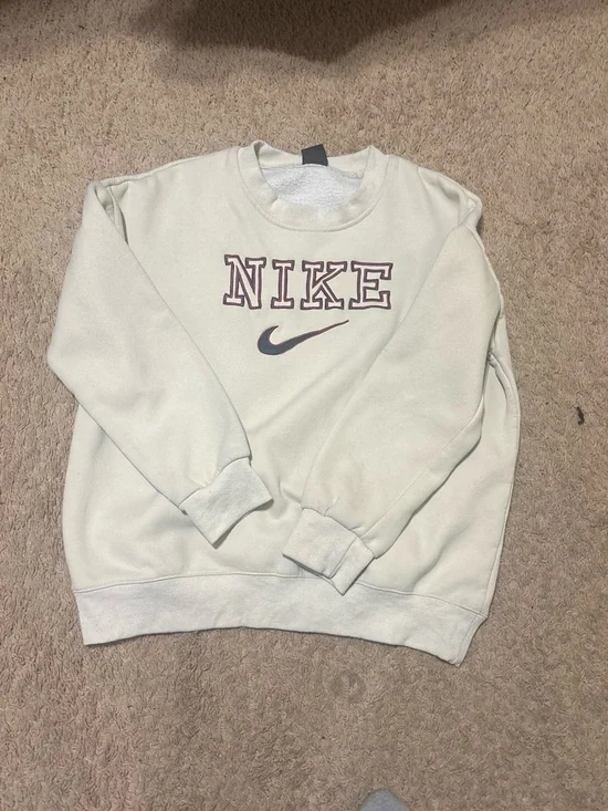 Nike Crewneck Sweatshirt in Off-White with Maroon Logo
