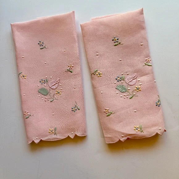 Pair Vintage  Embroidered & Appliqué  Pink Madeira Linen Fingertip Towels