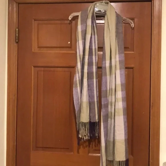 Cashmere scarf