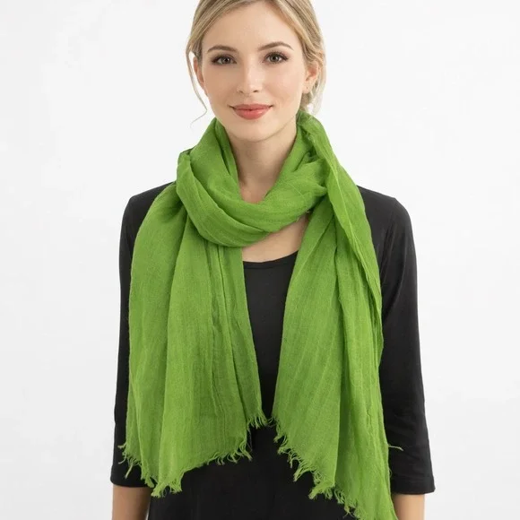 John Ashfield Green 100% Virgin Wool Scarf Lightweight Fringed Kelly Green Gaizy