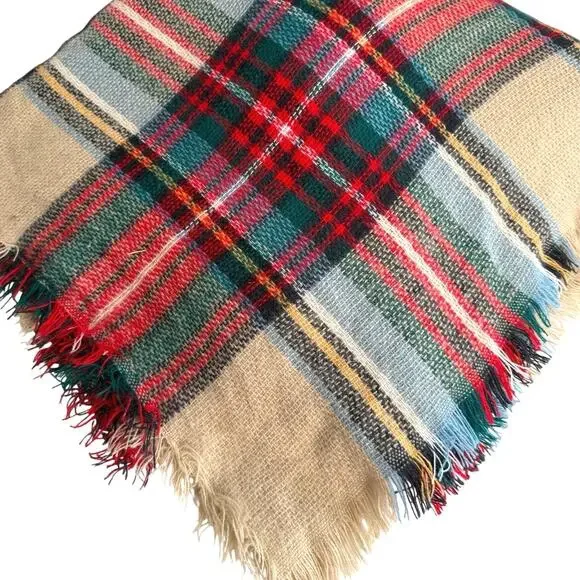 Plaid women's scarf