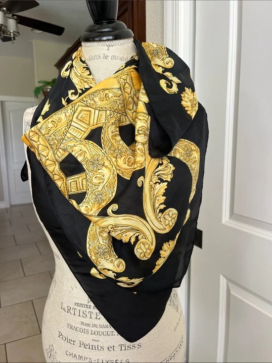 EUC gorgeous, black and gold Barocco inspired print oversized scarf 42 