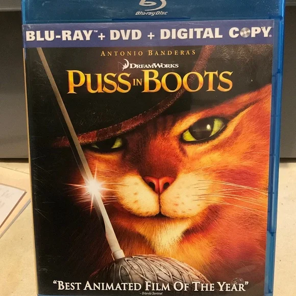 Blu Ray Disc - Puss n Boots.  V49
