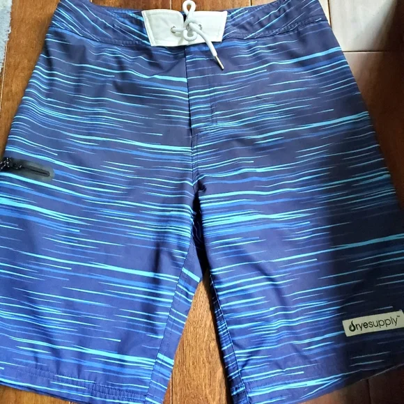 Dry supply swimming shorts size small men's in blue