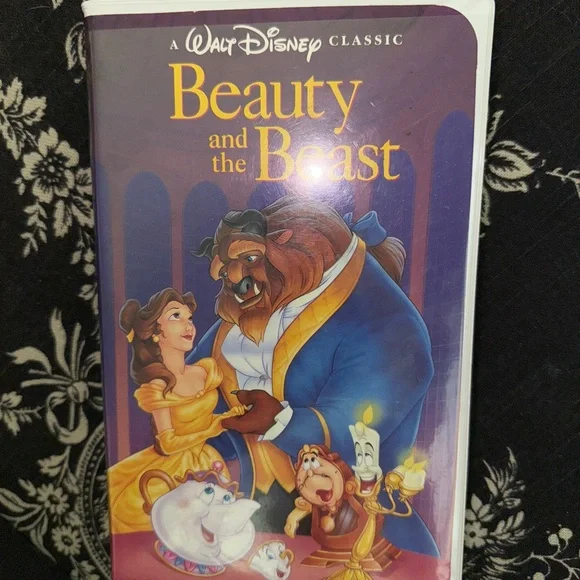 Black Diamond 1325 Disney’s “ Beauty and the Beast VHS vintage collectible rare!