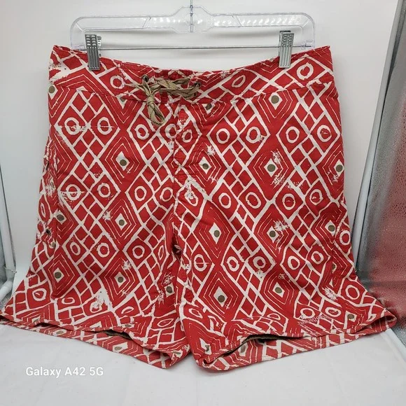 Patagonia Board Shorts Mens 32 Red White Geometric Diamond Print Swim Trunks