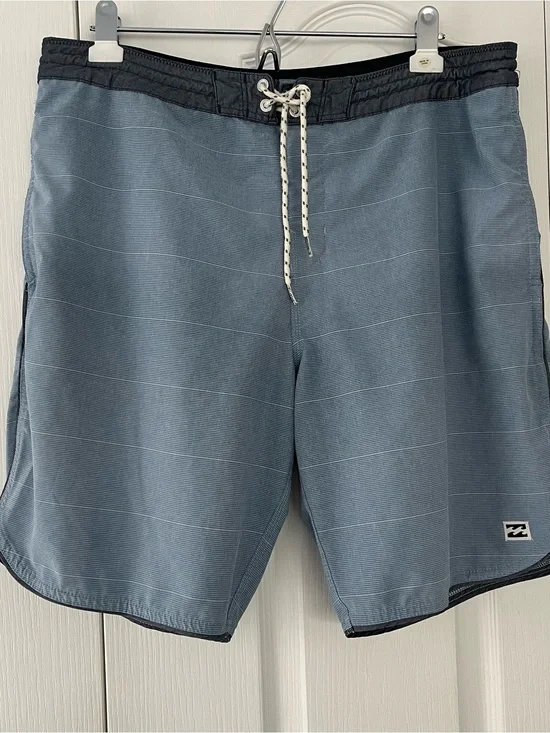 Billabong Surf Board Shorts Men's 36 Lo Tides 73 swim trunks beach. Light Blue