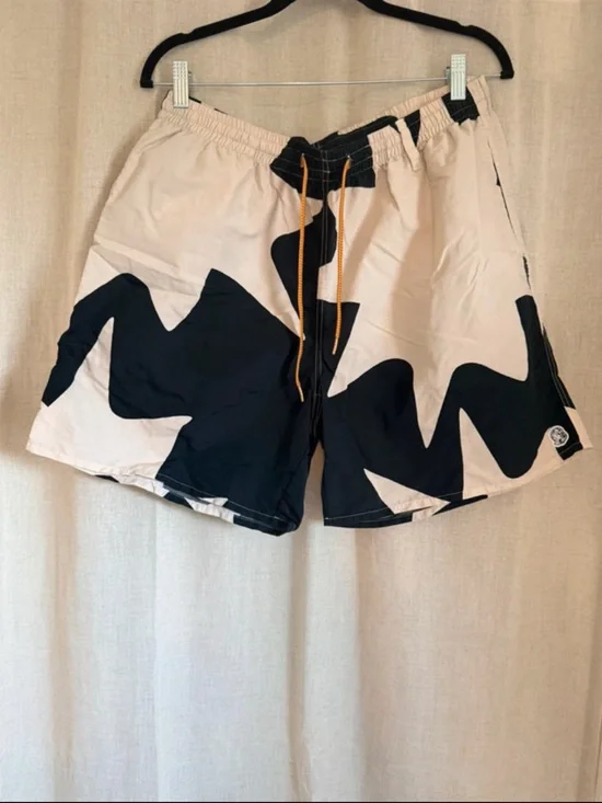 Men's Black & Cream Graphic Swim Shorts
