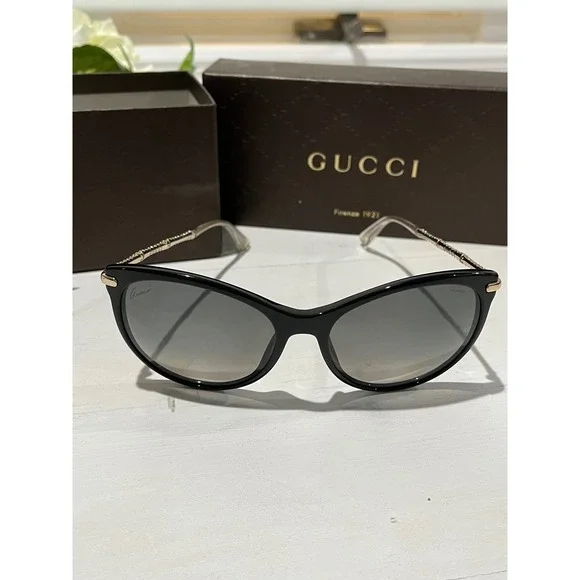 Gucci Women's Polarized Sunglasses Black Frame Gold Detail Designer Eyewear‎