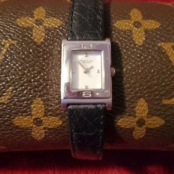 Kenneth Cole Watch U54-05-KC6032 Women's Leather Band Petite‎ Rectangular Silver