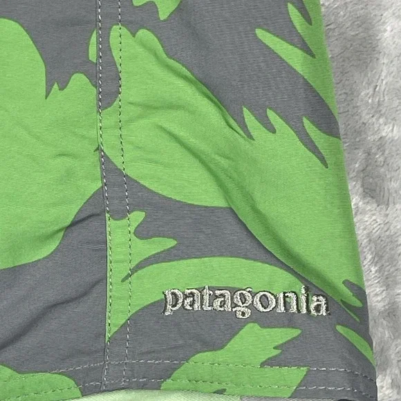 Patagonia Mens 38 Board Shorts Green Grey Abstract Camo Swim Trunks Surf
