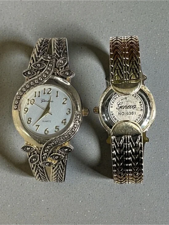 Y2K Vintage Gold Tone Round Face Bangle Cuff Bracelet Watch