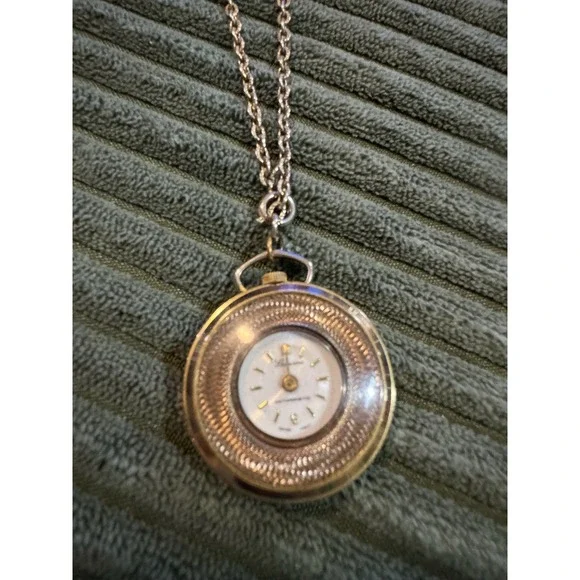Vintage Lucerne‎ Swiss Made Pendant Watch Necklace Gold Tone Antimagnetic