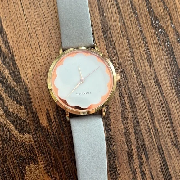 Wristology scallop face watch with gray leather band