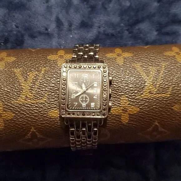 NY & C New York & Company Analog‎ Wristwatch Gunmetal Band & Case Crystals