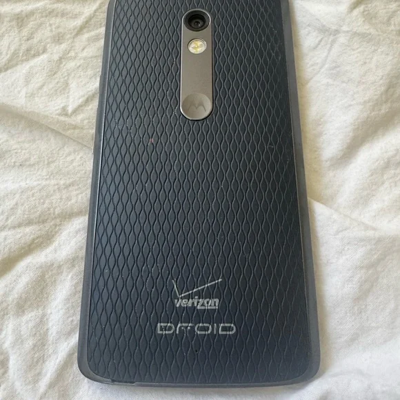 Motorola Droid with Textured Dark Gray Finish