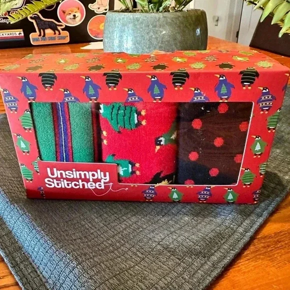 🎅🏼🎅🏼 UNSIMPLY STITCHED 3 Pack‎ Men's Cotton Socks NIB Christmas Theme