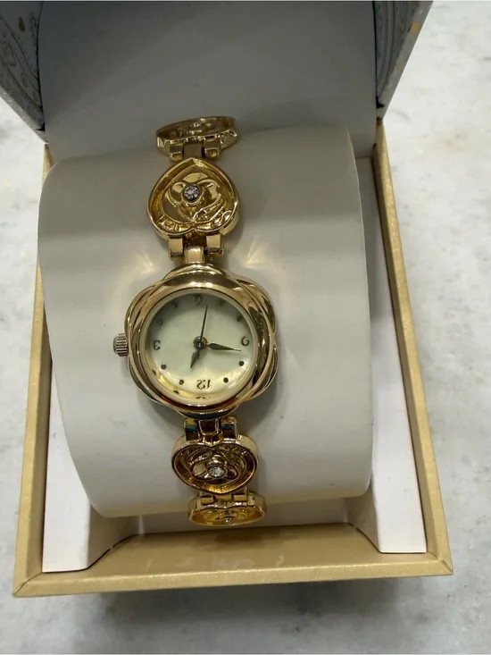 Gold-Tone Women’s Heart Link Bracelet Watch