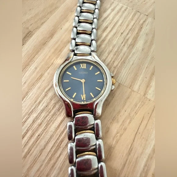 Seiko ladies blue dial two tone dress watch NEW BATTERY