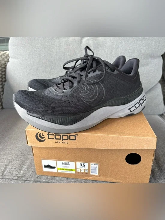 Topo Athletic Aura Running Shoes | Black/ Charcoal | Men’s 9.5 | Road Runner EUC