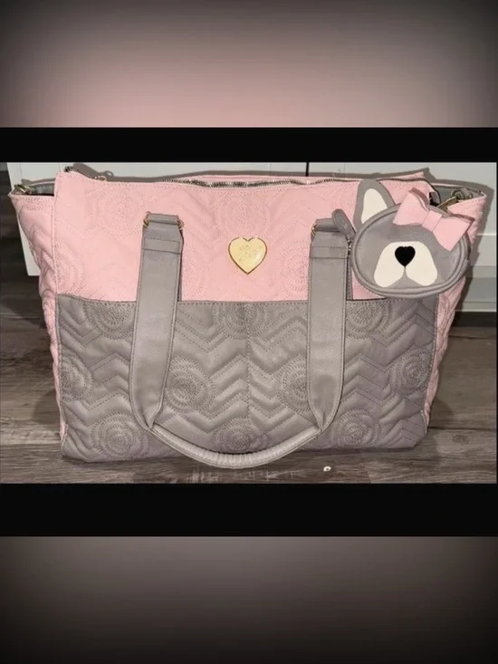 Betsy Johnson Rose Stitch Baby Bag in great condition