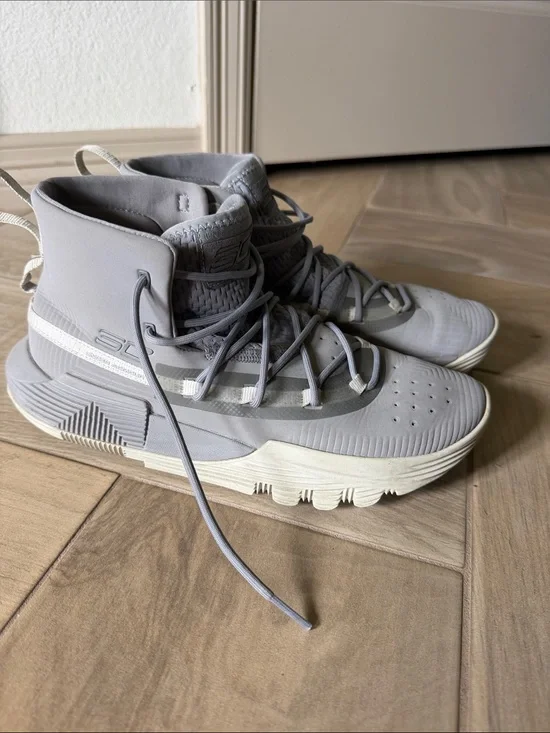 Under Armour Curry 3Zer0 2 Light Gray High-Top Athletic Shoes