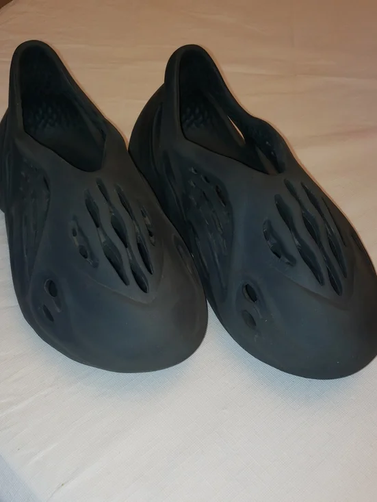 Adidas Yeezy Foam Runners Black Onyx US 6