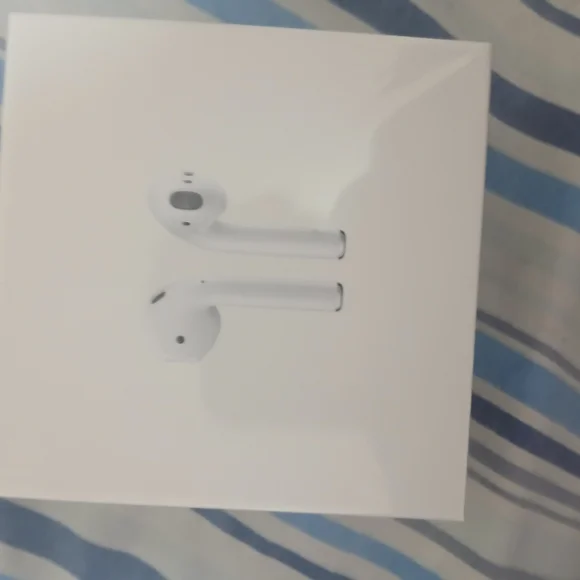 Apple AirPods Wireless Earbuds