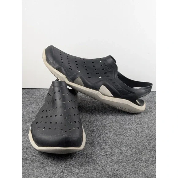 Crocs Swiftwater Sandal Men's Size 9 Mesh Deck Water Black Gray Slip On Shoes
