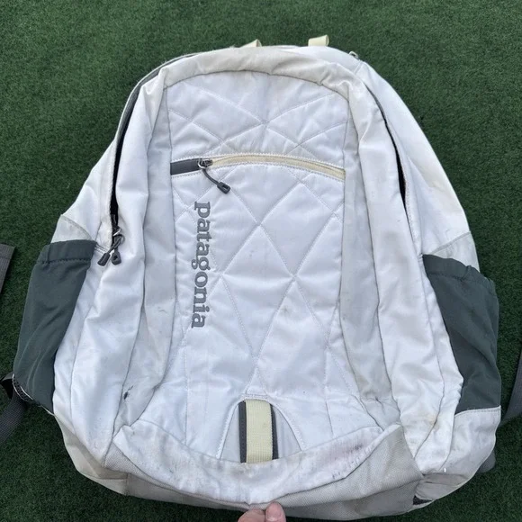 Patagonia Backpack Violeta 25L Hiking  Outdoor White Colorblock