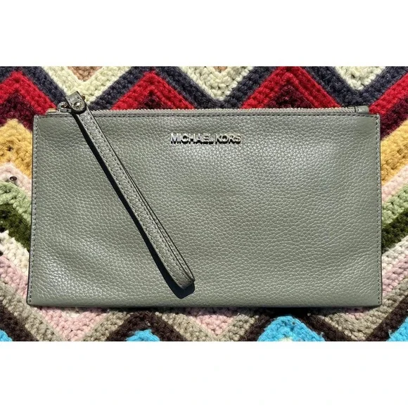 Michael Kors Wallet Wristlet Womens Green Leather Zip Pouch Card Holder One Size