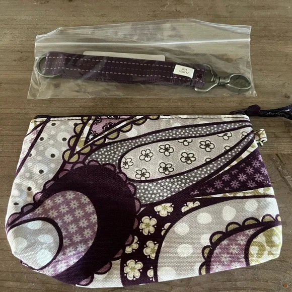 NIP Thirty One‎ Rubie Mini Wristlet/Clutch/Make Up Bag Purple