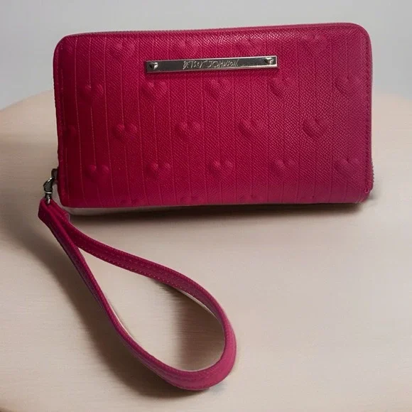 Betsey Johnson Barbie Pink Puff Hearts Full‎ Zip Wallet Wristlet Clutch EUC