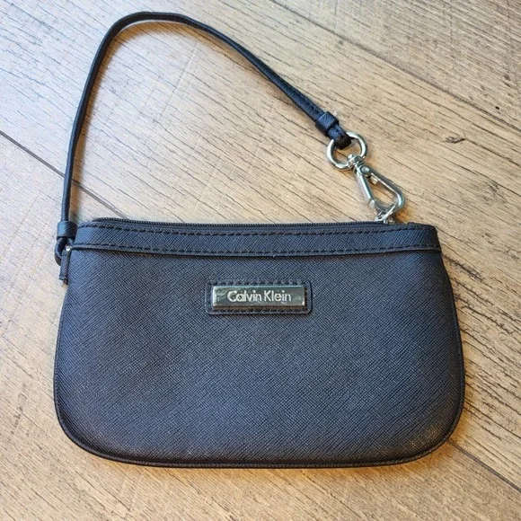Calvin Klein Black Saffiano Leather Wristlet Pouch Zip Top Wallet Silver Logo