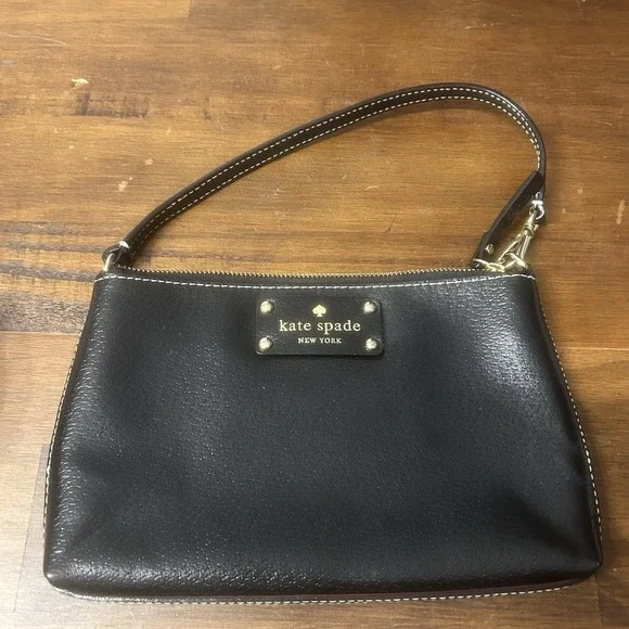 KATE‎ SPADE Pebbled Leather Wristlet Clutch Black Zip Close Pink Liner Cow