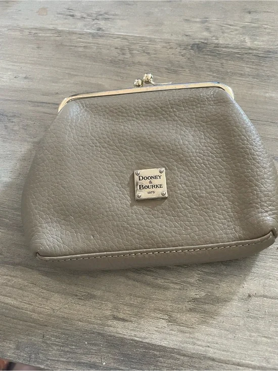 Dooney & Bourke Tan Pebbled Leather Kiss lock Clutch/change/Card wallet 6” X 6”