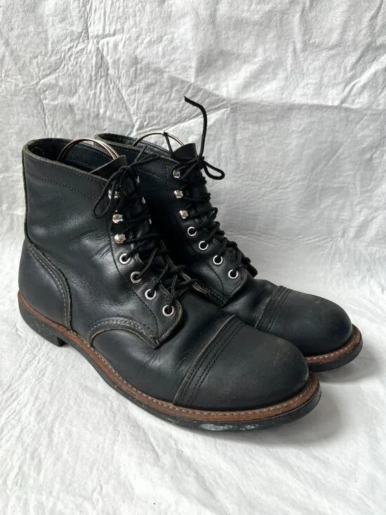 Red Wing boots Iron Ranger 8114 US mens 9.5 black leather cap toe cork sole