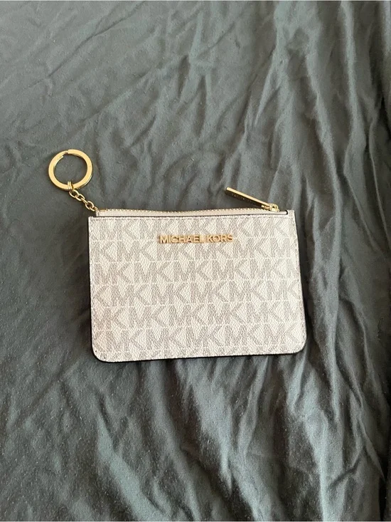 Michael Kors Signature Key Pouch in Light Taupe with Gold Hardware