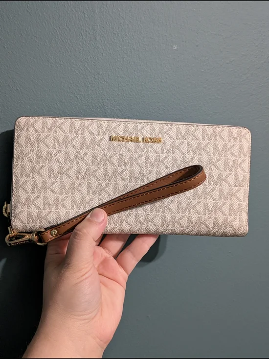 Michael Kors Jet Set Large Continental Wallet