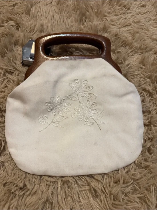 Vintage whimsy Cream Floral Embroidered Handbag with Brown Wood Handle