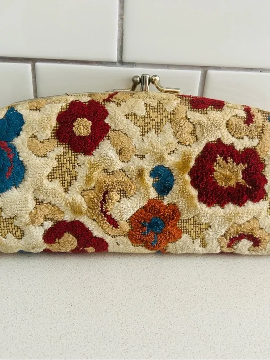 Vintage Floral Upholstery Clutch. Tapestry Chenille Kiss Lock Boho Cottagecore