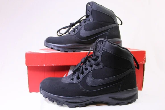 Nike Manoadome blk  , Mens SZ10 NEW with BOX 844358-003