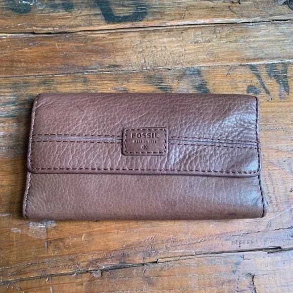 Fossil wallet, leather wallet vintage hippie boho