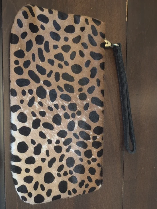 Molly G - Leopard Print Wristlet Clutch - Black and Tan