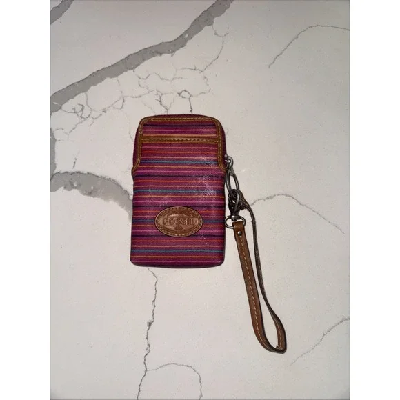Fossil wristlet