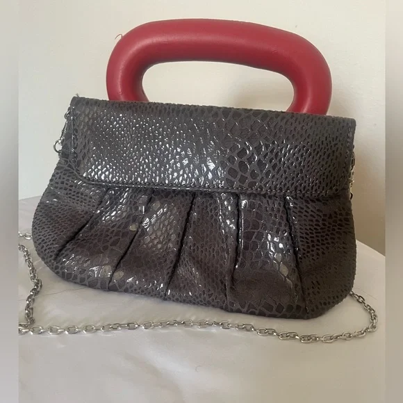 Women’s grey faux snakeskin clutch bag with detachable chain shoulder‎ strap