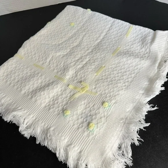 Vintage Half Moon Knit Acrylic Baby Blanket‎ White Yellow Ribbon Yellow Roses
